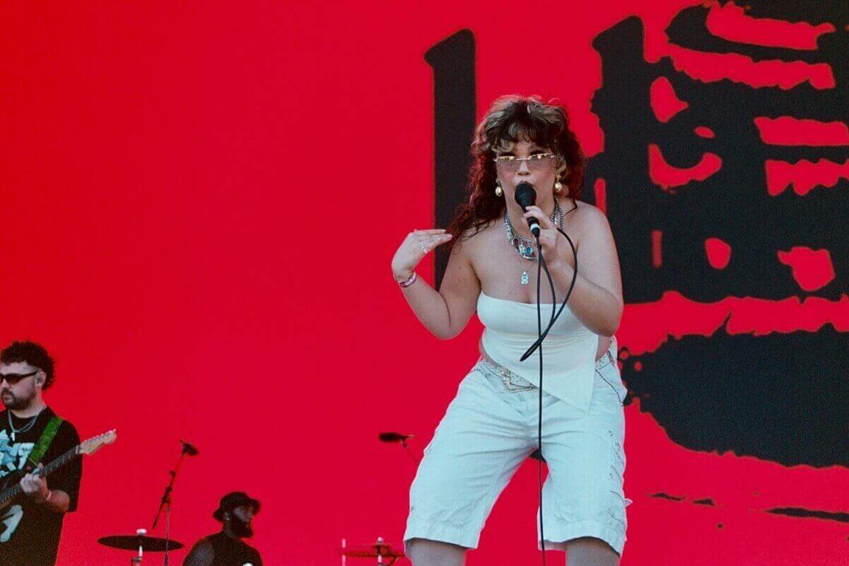 Top 10 English Songs List In January 2025 - Messy - Lola Young - Featured Image