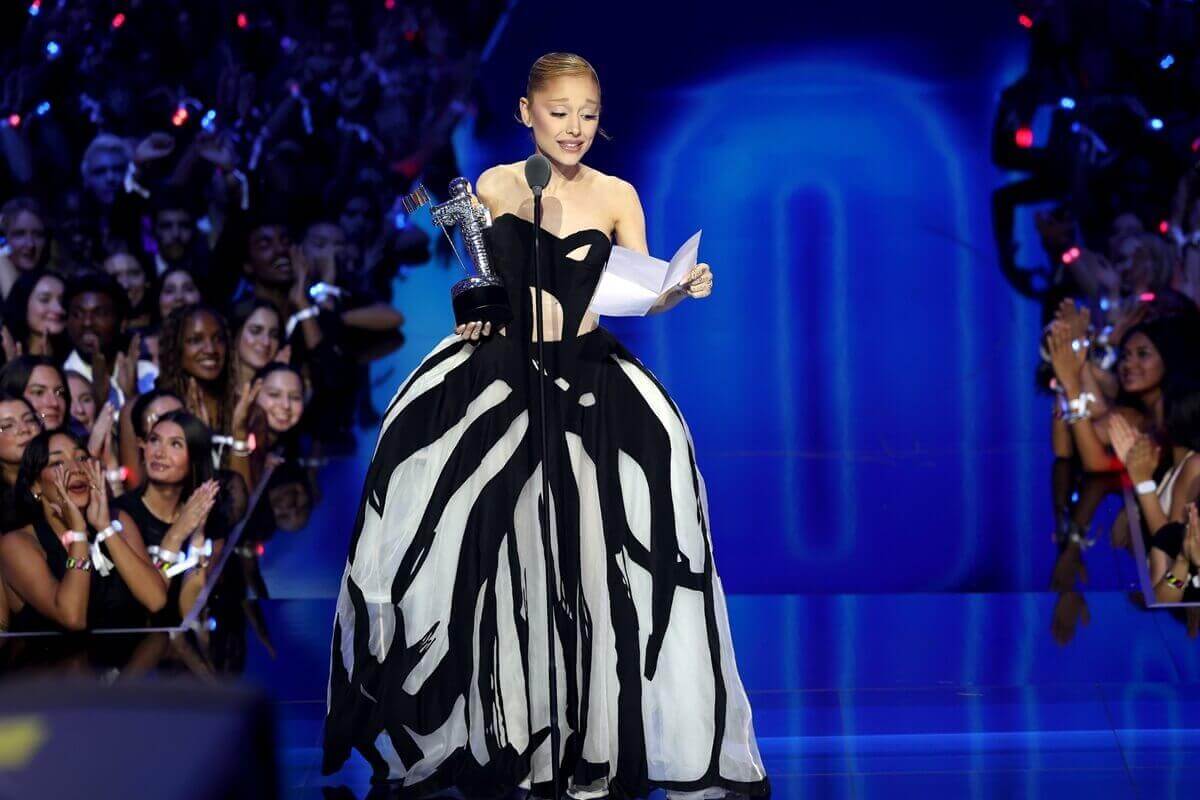 2025 MTV VMAs Winners - Full List - Ariana Grande - Featured Image